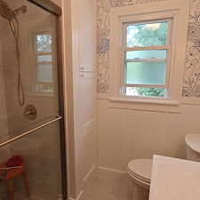 Bathrooms 1